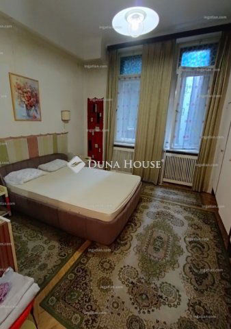 Eladó téglalakás, Budapesten, V. kerületben, Molnár utcában