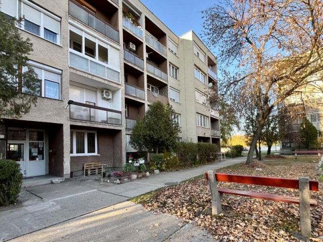 Eladó panellakás, Nagykátán 45 M Ft, 2+1 szobás