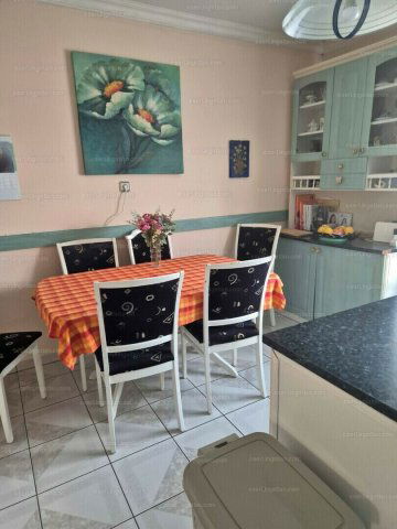 Eladó családi ház, Nyíregyházán 239 M Ft, 4 szobás