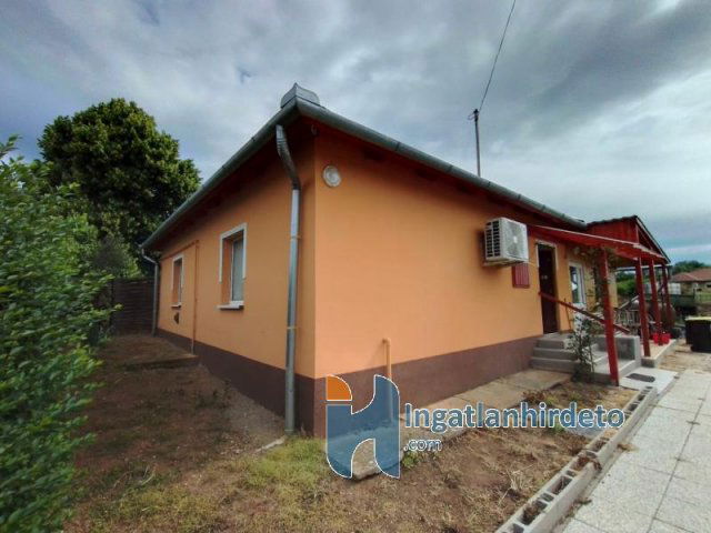 Eladó családi ház, Karácsondon 20.9 M Ft, 3 szobás