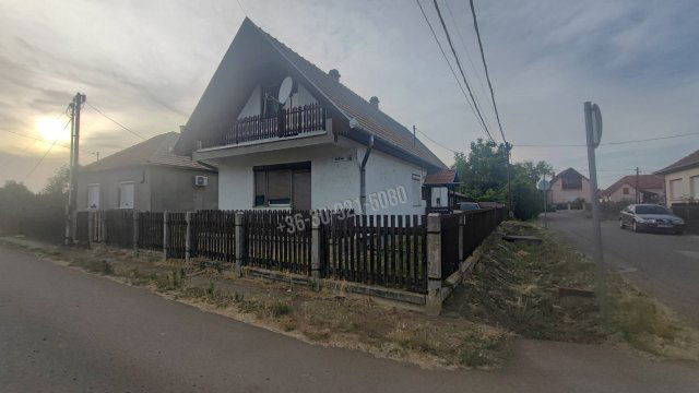 Eladó családi ház, Jászárokszálláson, Vak Bottyán utcában