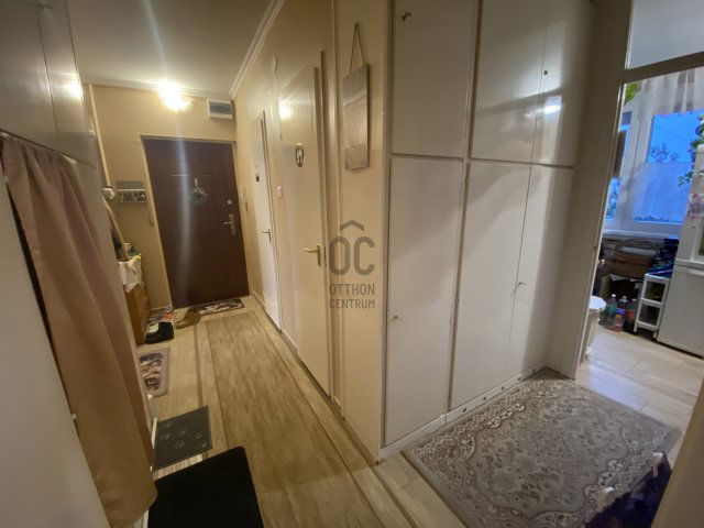 Eladó panellakás, Cegléden 44.99 M Ft, 2 szobás