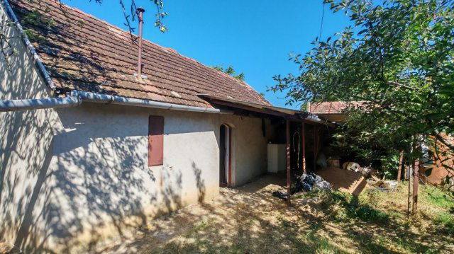 Eladó családi ház, Szigetváron 4.5 M Ft, 2 szobás