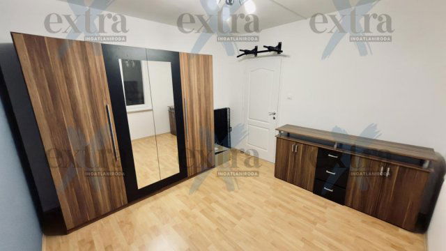 Eladó panellakás, Szegeden 51.9 M Ft, 2 szobás