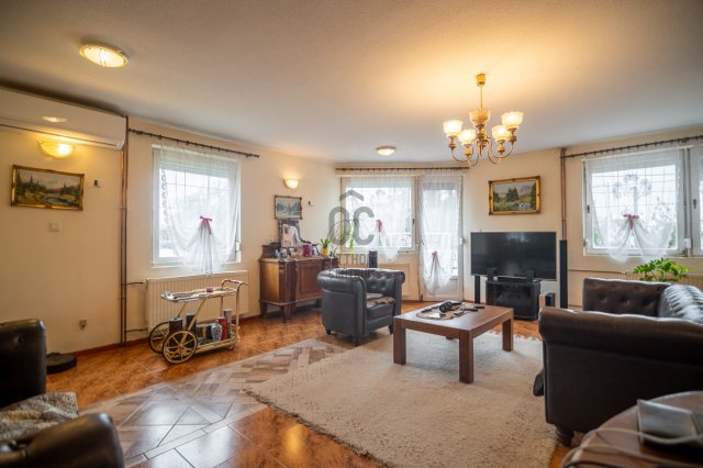 Eladó ikerház, Budapesten, XVI. kerületben 360 M Ft, 12 szobás