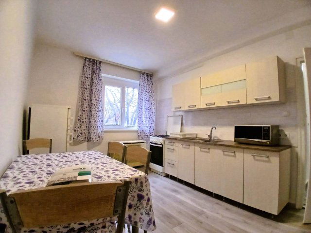 Eladó téglalakás, Szigetszentmiklóson 59.9 M Ft, 3 szobás