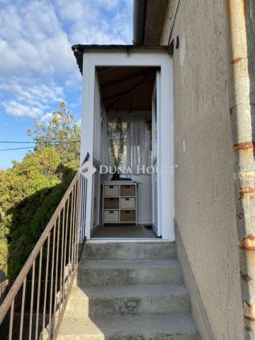 Eladó téglalakás, Veszprémben 79.99 M Ft, 3+3 szobás