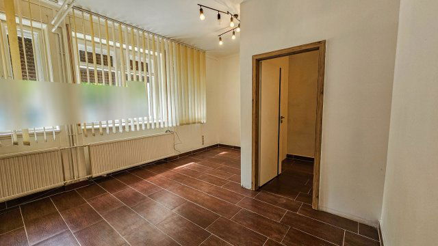 Eladó üzlethelyiség, Nyíregyházán 28 M Ft, 1 szobás