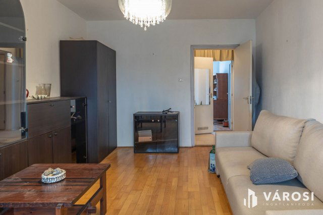 Eladó panellakás, Gyulán 40 M Ft, 2 szobás