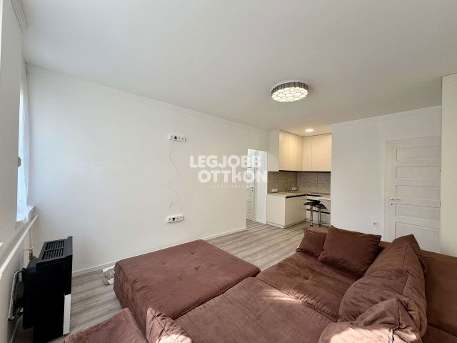 Kiadó téglalakás, albérlet, Cegléden 230 E Ft / hó, 1+2 szobás