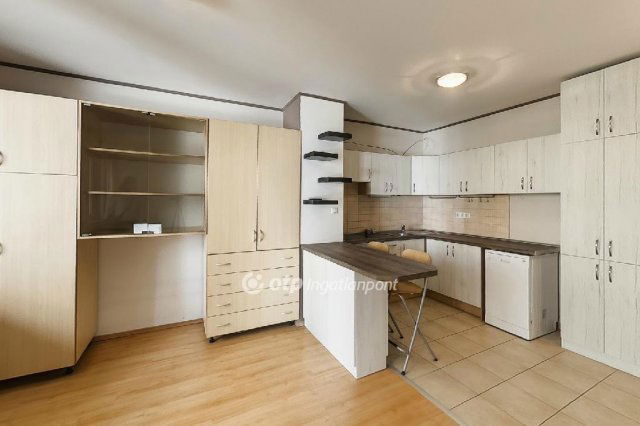 Eladó téglalakás, Budapesten, XI. kerületben 69.9 M Ft, 1 szobás