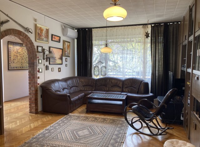 Eladó családi ház, Budapesten, XIV. kerületben 180 M Ft