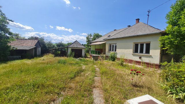 Eladó családi ház, Nemesapátiban 29.9 M Ft, 4 szobás