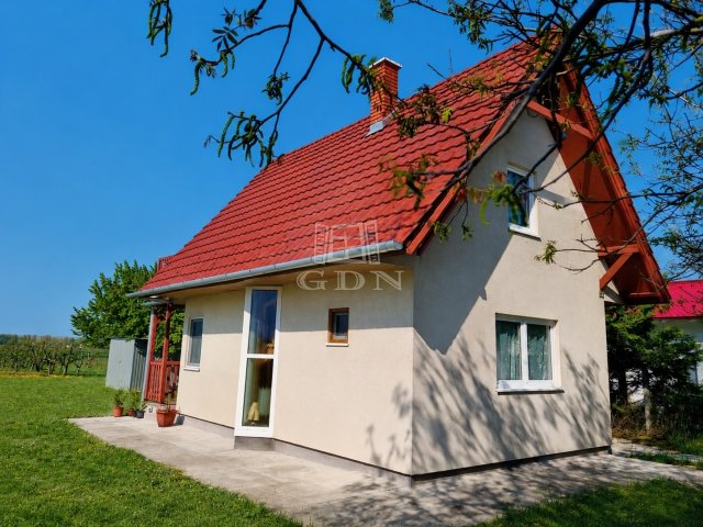 Eladó nyaraló, Siófokon 65 M Ft, 3 szobás / költözzbe.hu