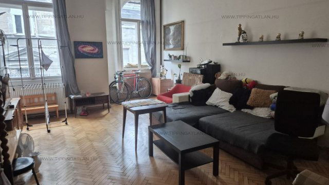 Eladó téglalakás, Budapesten, VI. kerületben, Paulay Ede utcában