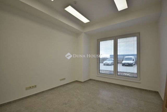 Kiadó ipari ingatlan, Alsónémediben 1700 E Ft / hó