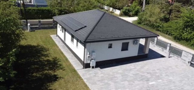 Eladó családi ház, Balatonakarattyán 229 M Ft, 4 szobás