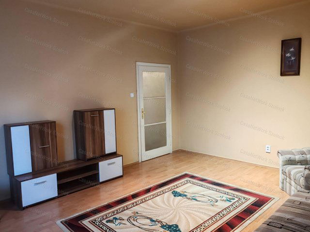 Kiadó téglalakás, albérlet, Szolnokon 100 E Ft / hó, 1 szobás