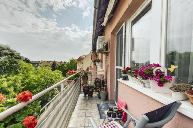 Eladó téglalakás, Szegeden 95 M Ft, 3 szobás