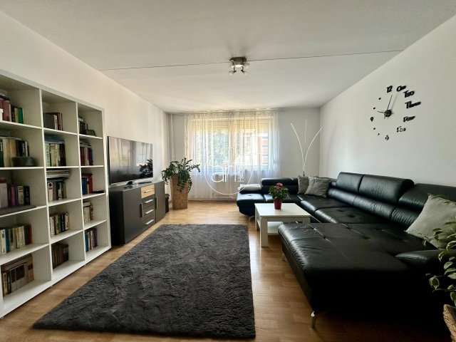 Eladó panellakás, Szegeden, Kisteleki Ede utcában 66.99 M Ft