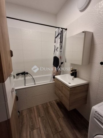 Eladó téglalakás, Budapesten, IV. kerületben 96.5 M Ft, 3 szobás