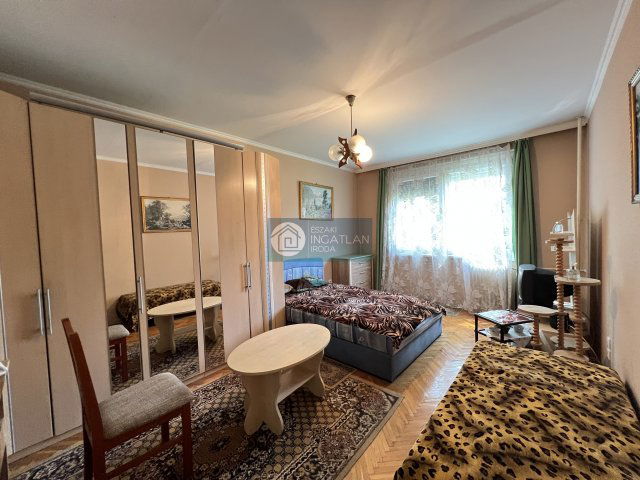 Eladó panellakás, Kazincbarcikán, Árpád Fejedelem téren