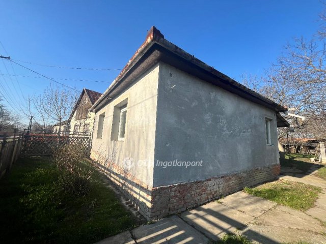 Eladó családi ház, Jászkisérén 12.8 M Ft, 3 szobás