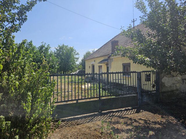 Eladó családi ház, Vaszaron 9.9 M Ft, 2 szobás