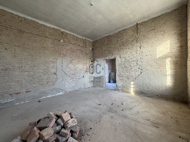 Eladó téglalakás, Hatvanban 44.7 M Ft, 9 szobás