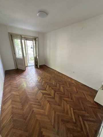 Eladó téglalakás, Győrött 48 M Ft, 1 szobás