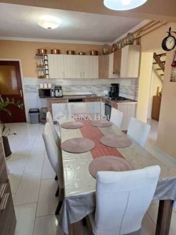 Eladó családi ház, Algyőn 129 M Ft, 5 szobás