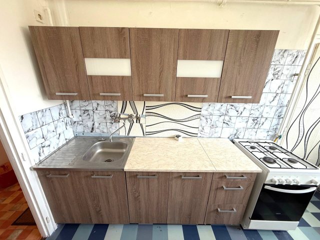 Eladó téglalakás, Pécsett 47.5 M Ft, 2+1 szobás