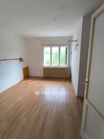 Eladó családi ház, Hollókőn 33.99 M Ft, 4 szobás