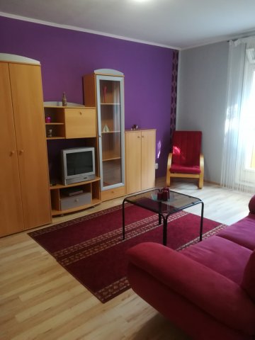 Kiadó panellakás, albérlet, Pécsett 160 E Ft / hó, 2 szobás
