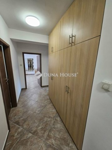 Kiadó téglalakás, albérlet, Pécsett 250 E Ft / hó, 3 szobás