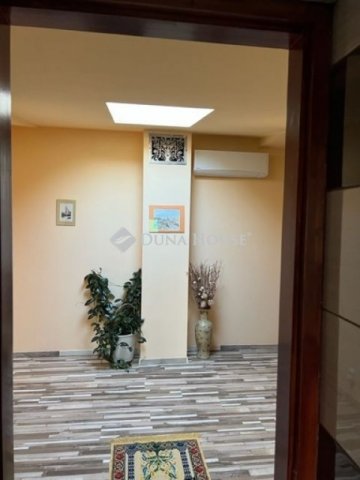 Eladó családi ház, Budapesten, XX. kerületben 97 M Ft, 6 szobás