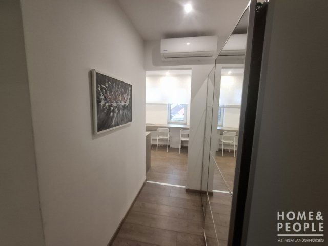 Eladó téglalakás, Szegeden 79 M Ft, 3 szobás