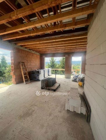 Eladó téglalakás, Pilisvörösváron 69.7 M Ft, 2 szobás