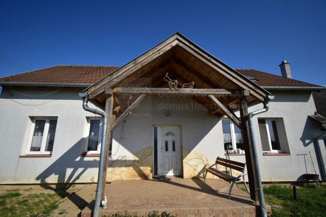 Eladó családi ház, Csempeszkopácson 55 M Ft, 4 szobás