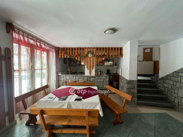 Eladó hotel, Pilisszentlászlón 250 M Ft / költözzbe.hu