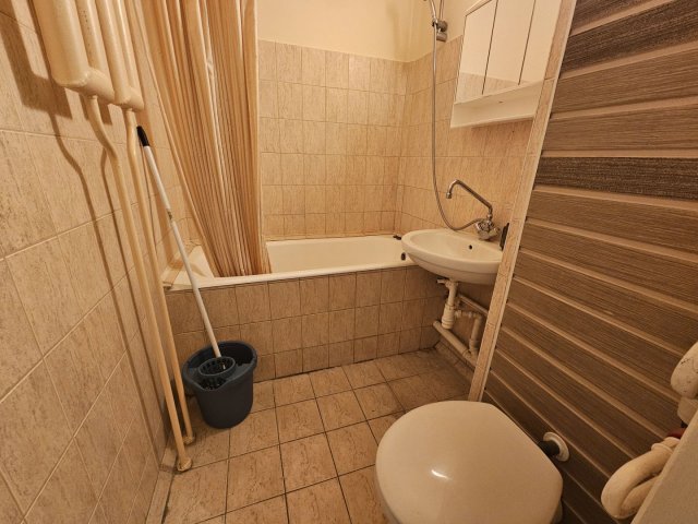 Kiadó panellakás, albérlet, Debrecenben 130 E Ft / hó, 1 szobás