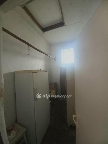 Eladó családi ház, Mikepércsen 51.9 M Ft, 2 szobás