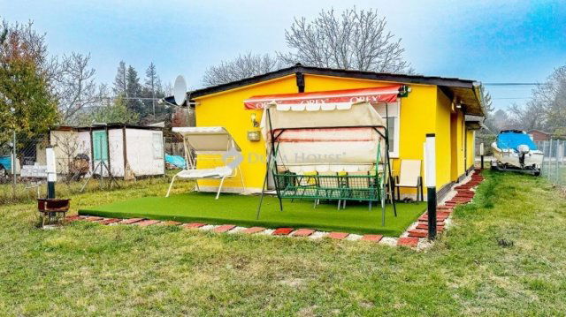 Eladó nyaraló, Siófokon 59.7 M Ft, 3 szobás