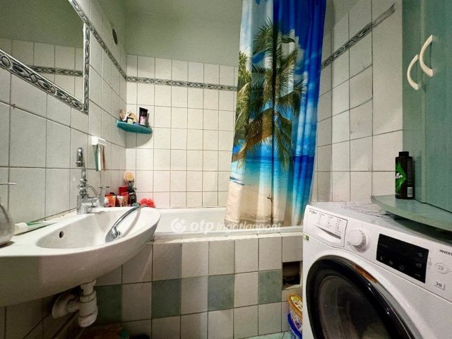 Eladó panellakás, Egerben 56 M Ft, 3 szobás