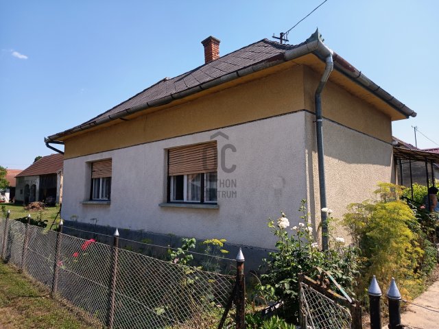 Eladó családi ház, Csesztregen 20.5 M Ft, 3 szobás
