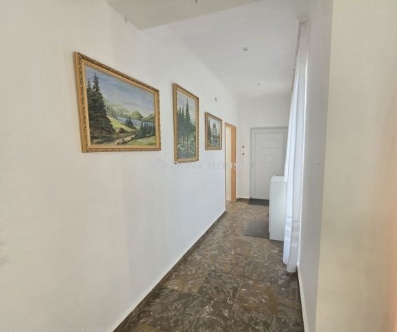 Eladó családi ház, Nagytarcsán 205 M Ft, 6 szobás