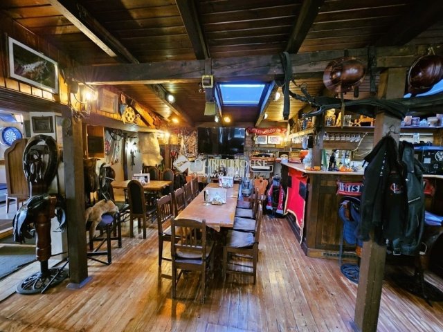 Eladó családi ház, Pilisvörösváron 199 M Ft, 13 szobás