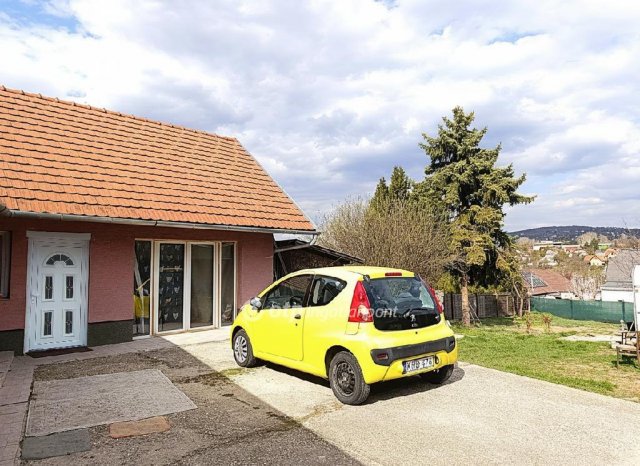 Eladó ikerház, Biatorbágyon 51.99 M Ft, 2 szobás