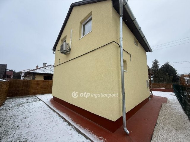 Eladó nyaraló, Tiszakécskén 55 M Ft, 2 szobás