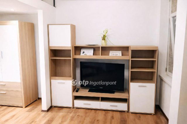 Eladó téglalakás, Budapesten, VII. kerületben 48 M Ft, 1 szobás